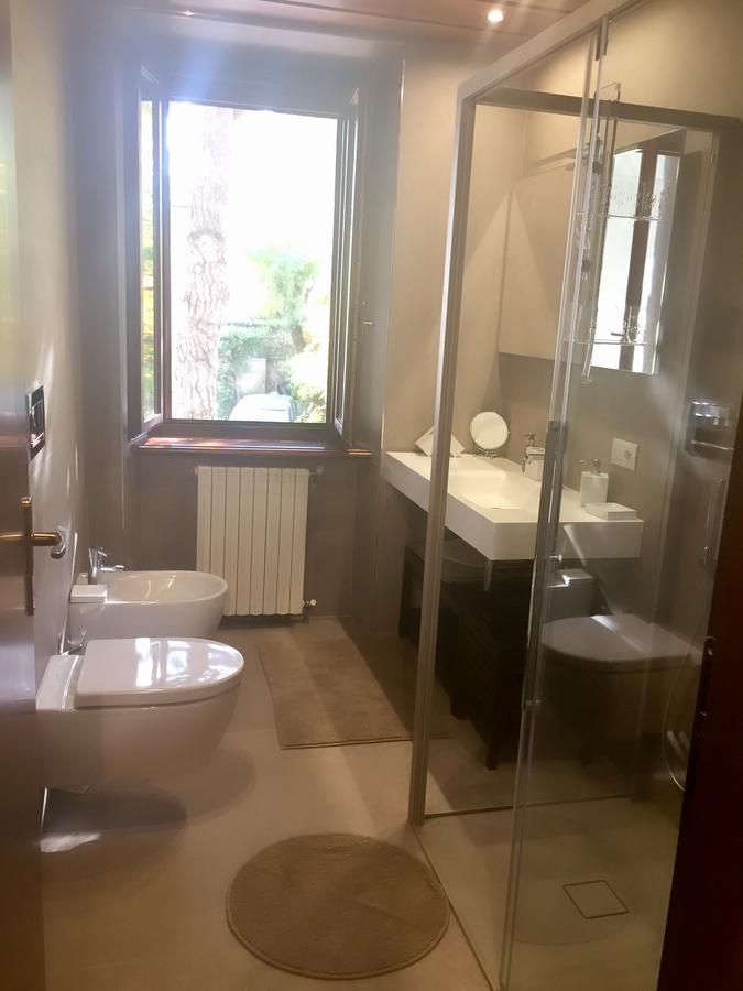 Marie Rose Luxury B&B & Apartment Дезенцано-дель-Гарда Екстер'єр фото